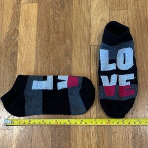 *last chance* Women’s “LOVE” Socks